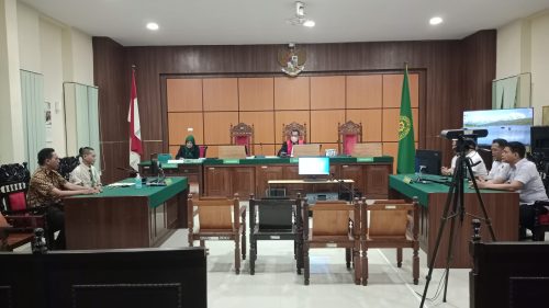 Sidang praperadilan antara penggugat Reikaprin Putra dan tergugat Polda Kalbar