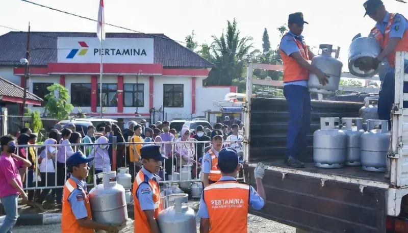 Pertamina Kalbar tambah pasokan LPG 3 Kg lebih dari 497.000 tabung untuk antisipasi lonjakan kebutuhan masyarakat selama Ramadhan hingga Idul Fitri 1447 H.