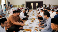 Ria Norsan gelar Makan Saprahan di Lebaran 2026 Kalbar, tradisi khas Melayu yang jadi simbol kebersamaan dan silaturahmi warga.