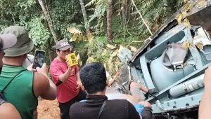 Polri melalui Polsek Nanga Taman, Polres Sekadau, Polda Kalbar, melaksanakan pengamanan dan pendampingan dalam rangka olah tempat kejadian perkara (TKP) serta investigasi kecelakaan helikopter jenis Airbus Helicopter H-130.