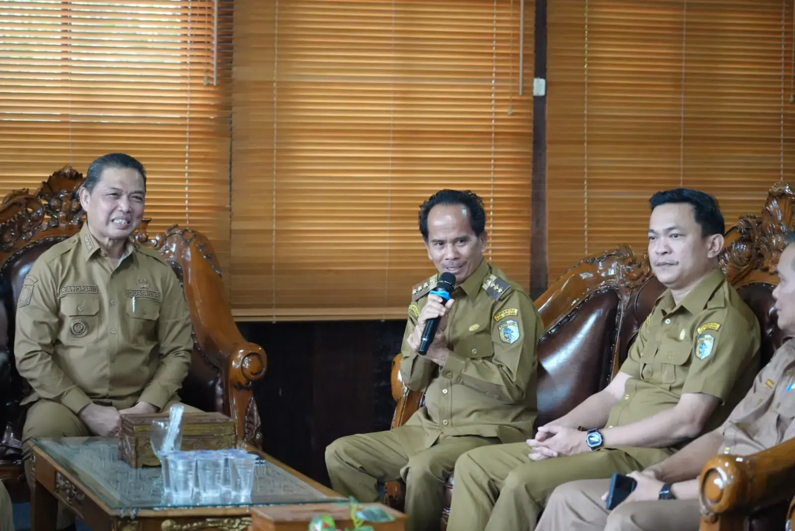 Ria Norsan dorong pemerataan infrastruktur di pedalaman Sintang dengan pembenahan jalan Nanga Mau–Tebidah–Serawai sepanjang 100 km.