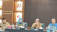 OJK Kalbar menilai inklusi keuangan Kubu Raya semakin maju. Rahmah Hidayati juga mengingatkan masyarakat agar waspada terhadap pinjol ilegal dan judi online.