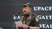 Jaksa Agung ST Burhanuddin merotasi 53 pejabat strategis Kejaksaan RI, termasuk 14 Kajati dan Wakajati Kalbar. Langkah ini dinilai memperkuat kinerja penegakan hukum nasional.