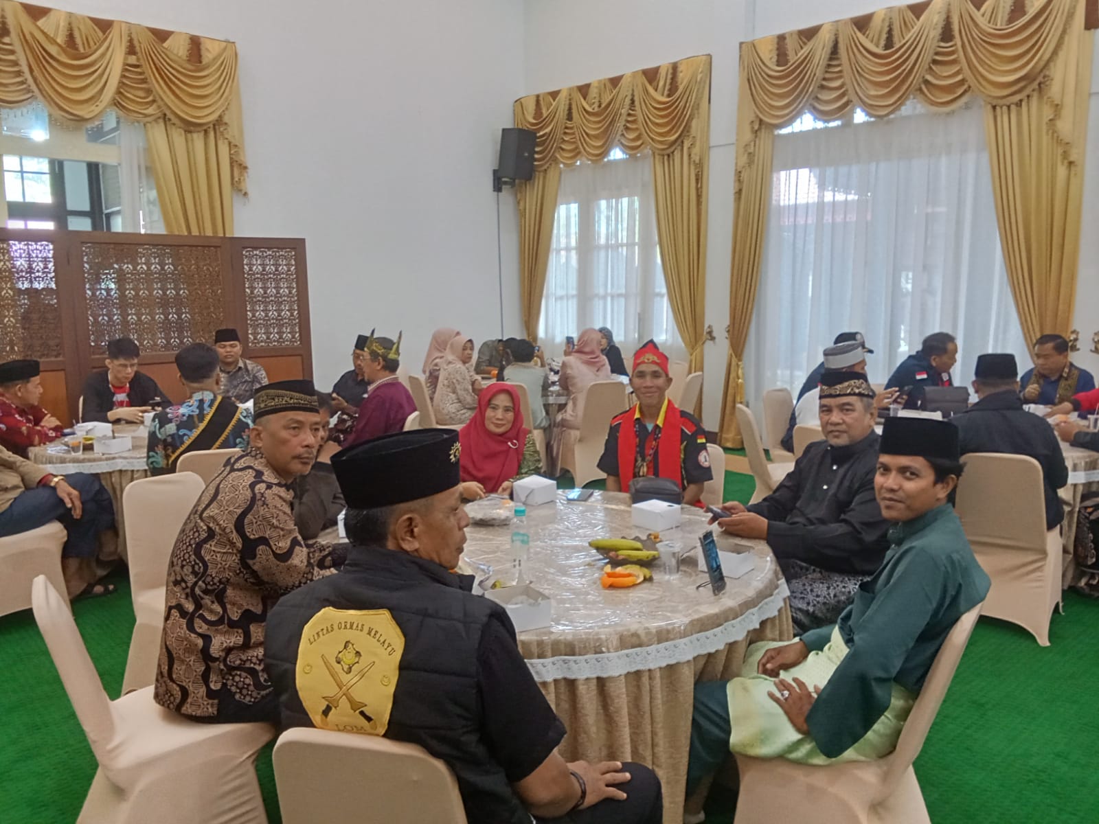 Founder Melayu Foundation menghadiri Halal Bihalal yang diselenggarakan oleh Ikatan Keluarga Madura (IKAMA) Kalbar. di Pontianak.