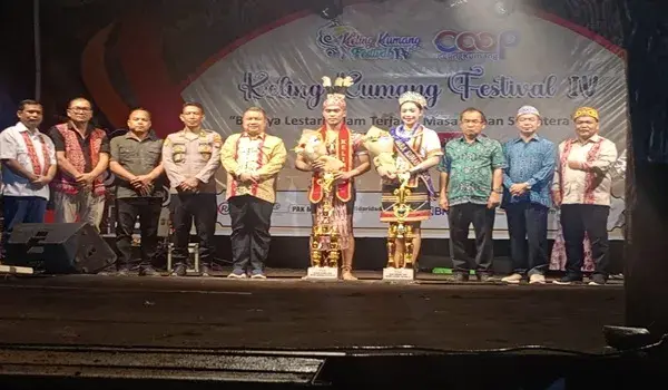Penutupan Keling Kumang Festival IV 2026 di Sekadau berlangsung aman dan tertib dengan pengamanan 30 personel Polres Sekadau serta dihadiri unsur Forkopimda.