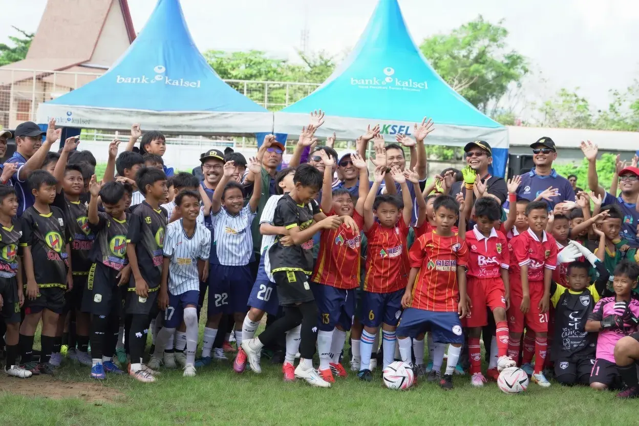 16 SSB mengikuti Festival Sepak Bola Nasional Piala Presiden 2026 U-10 dan U-12 di Banjarmasin untuk mencari bibit pesepak bola muda terbaik.