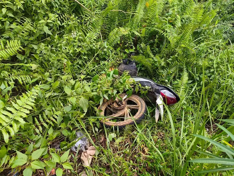 Honda Blade yang sempat dikira hilang usai kecelakaan di Nanga Taman, Sekadau, akhirnya ditemukan polisi di semak-semak dekat lokasi tabrakan.