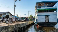 Kapal kelotok rute Teluk Batang–Rasau Jaya berhenti beroperasi sementara sejak 17 Mei 2026 akibat kenaikan harga solar dan sulitnya pasokan BBM subsidi.