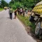 Kecelakaan motor dan dump truk di Jalan Sekadau–Sintang, Sekadau Hilir, menyebabkan pengendara luka serius dan dilarikan ke RSUD Sekadau.