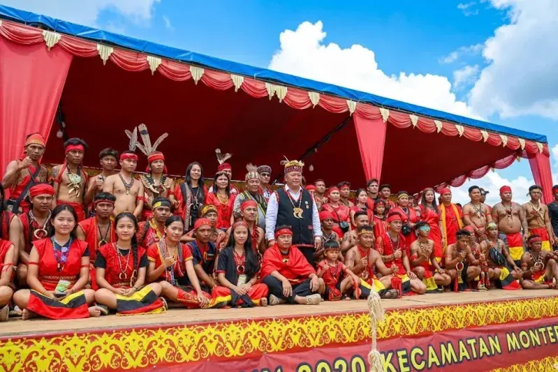 Sebastianus Darwis mendorong pelestarian Gawai Dayak Naik Dango di Bengkayang sebagai upaya menjaga identitas budaya Dayak di tengah arus modernisasi. (Foto Ilustrasi)
